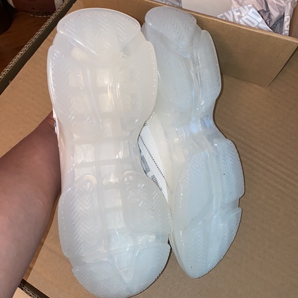 Steve Madden Sneakers - Picture 9 of 10